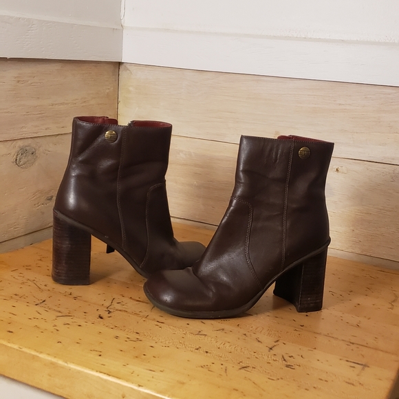 Tommy Hilfiger Shoes - Tommy hilfiger square toe boots